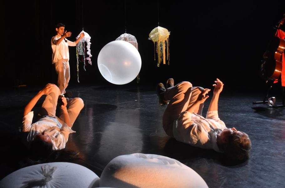 Moving Sideways residency: A Grain of Sand